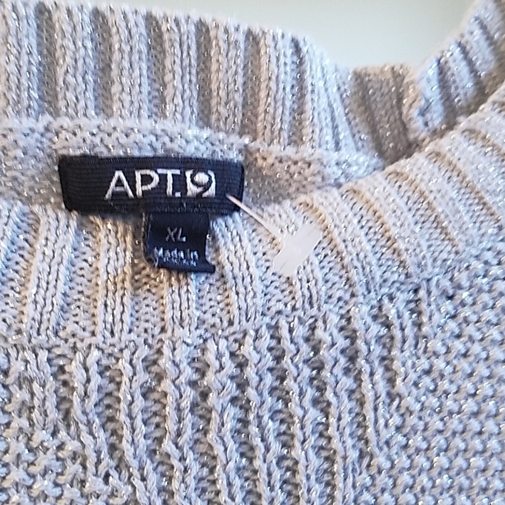 Sweater - Picture 7 of 7